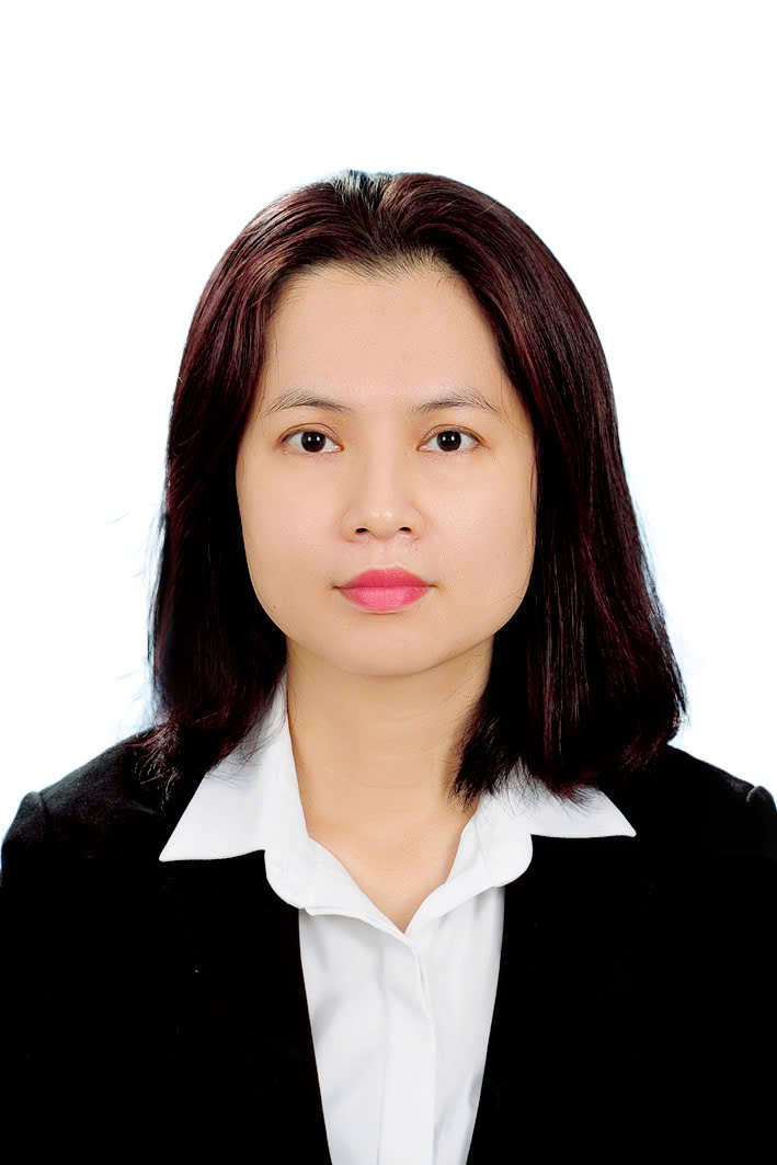 Bà PHAN THỊ THANH THÚY